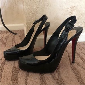 Beautiful “come buy me” Christian Louboutin pumps
